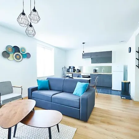 Chaleureux, Tram Au Pied, Wi-fi Rapide Appartement