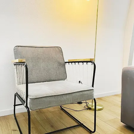 Chaleureux, Tram Au Pied, Wi-fi Rapide Appartement Mulhouse